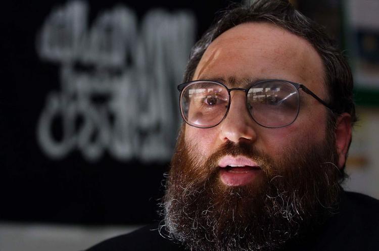 Islamist. Sagen om Omar Bakri er en oplagt mulighed for at bruge licenspengene til noget andet og mere fornuftigt 