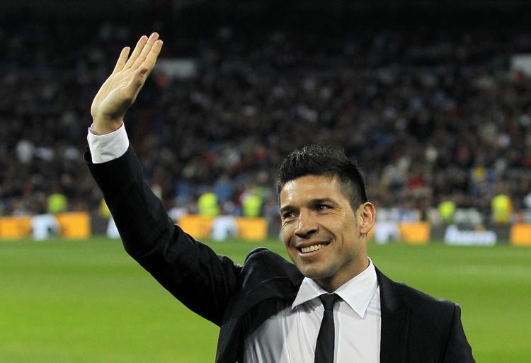 fodbold-bokser. Den argentinske mellemvægtsbokser Sergio Martinez vandt VM-titlen i år og er nu valgt til Argentinas bedste atlet 2012. I november blev Sergio Martinez hyldet før kampen mellem Real Madrid og Athletic Bilbao, hvor bokseren gav bolden op. 