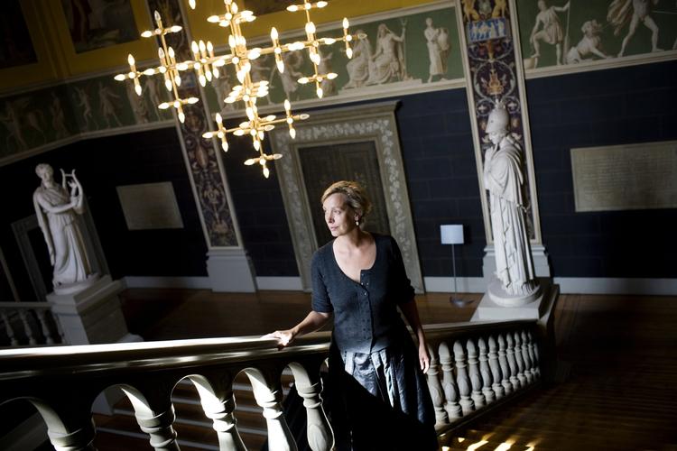 Farligt. Vicedirektør på Københavns Universitet, Hanne Harmsen, kan godt være lidt bange for, at den nye linje kan gøre i forvejen stressede studerende endnu mere stressede. 