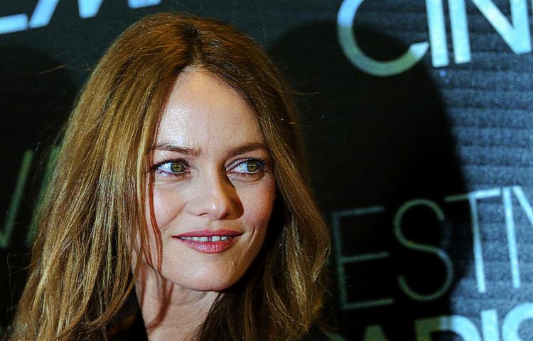 Alsidig. På trods af hendes unge alder, har Vanessa Paradis opnået en verdensomspændende karriere inden for både mode, musik og film. 