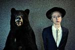 Americana. Jonas Alaska kommer fra Norge, men hans faste uniform med bredskygget hat og westernslips peger mod den amerikanske folk-tradition. 