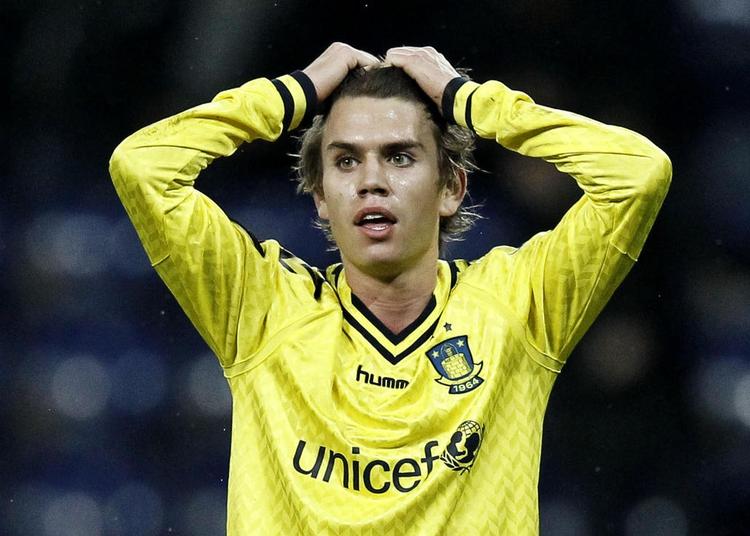 trøje-sejr. Brøndbys gule Hummel-trøje er blevet valgt til sæsonens flotteste i en bedømmelse på goal.com i Indonesien. 