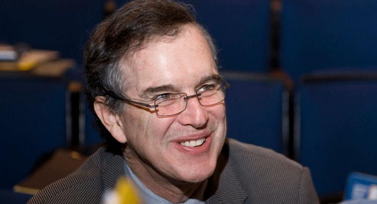 MORSOM. Garry Trudeau (bill.), manden bag den kendte 'Doonesbury'-tegneserie, har skrevet tv-serien 'Alpha House', der kun kan ses via Amazons streamingtjeneste (Foto: AP Photo) 