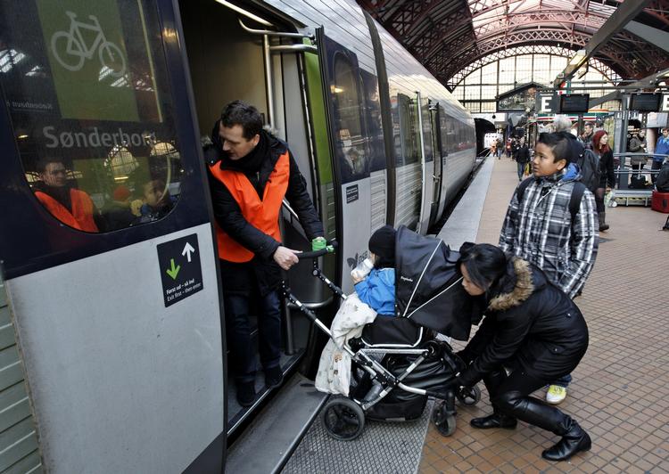 Juletrafik. Travlhed påKøbenhavns Hovedbanegård. 