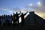 DOMMEDAGSTURISME. Udsigten til Jordens undergang har fået mange til at rejse til mayatempler i Mexico - som her Chichen Itza-templet - for at markere begivenheden. 