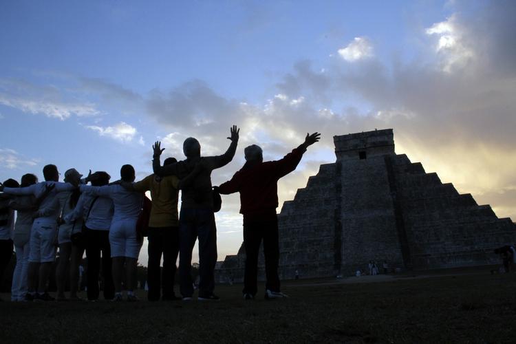 DOMMEDAGSTURISME. Udsigten til Jordens undergang har fået mange til at rejse til mayatempler i Mexico - som her Chichen Itza-templet - for at markere begivenheden. 