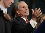 Kritik. Efter massakren på Sandy Hook-skolen i Newton har New Yorks borgmester Michael Bloomberg opfordret til, at Kongressen og præsident Obama indfører strengere våbenlovgivning. Han kritiserer nu NRA's forslag om bevæbnede vagter ved skolerne. 
