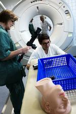 Bedre. Rigshospitalet indviede i dag Nordens første operationsstue med CT-skanner. 