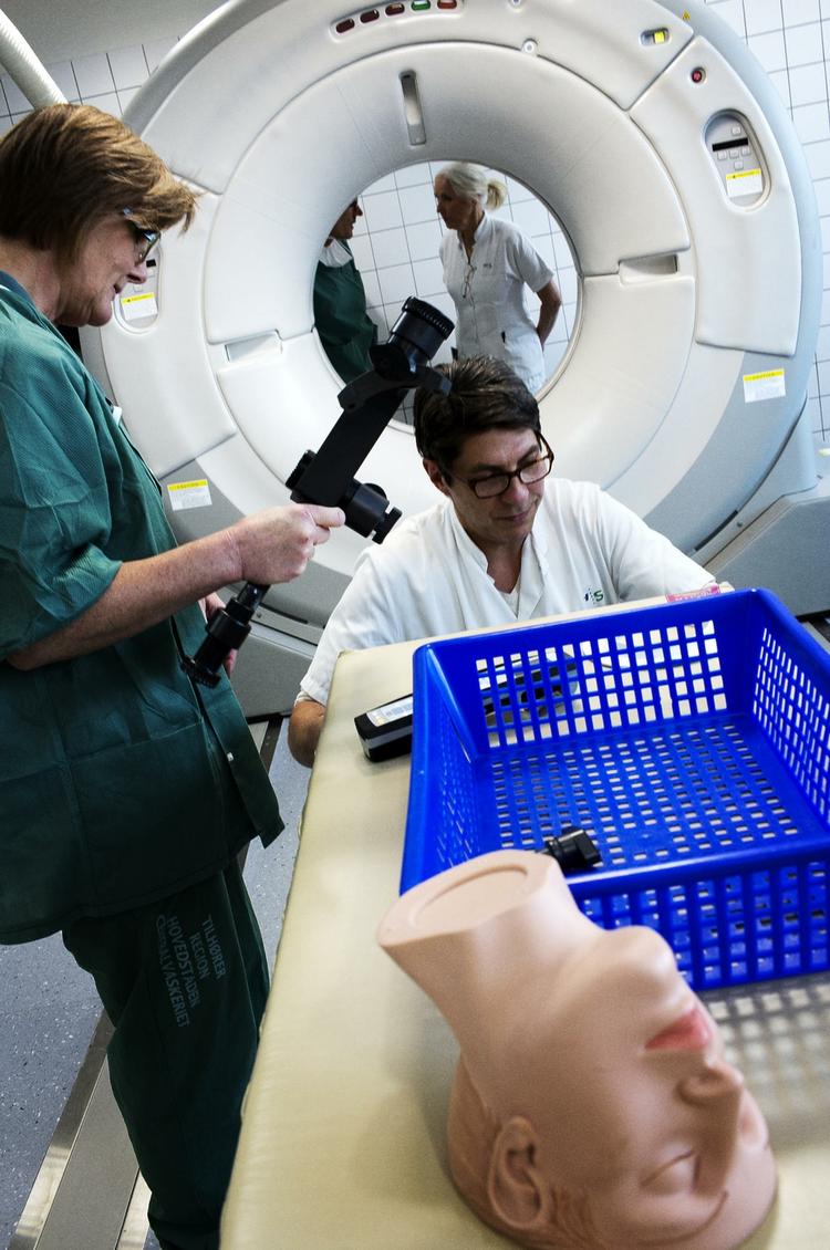 Bedre. Rigshospitalet indviede i dag Nordens første operationsstue med CT-skanner. 