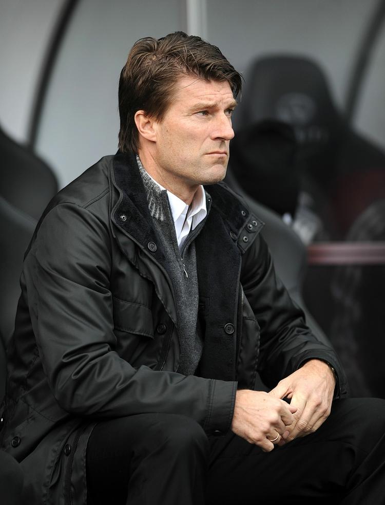 vinmøde. Swansea-træner Michael Laudrup kommer til at tage del i en tradition, hvor United-træner Alex Ferguson deler et par glas vin med den gæstende træner. 