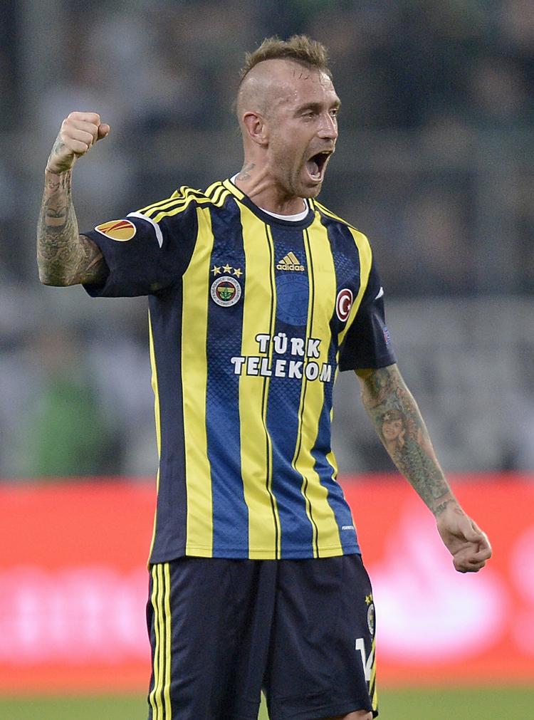 Anklaget. Raul Meireles skiftede i september fra Chelsea til den store klub i Istanbul. 