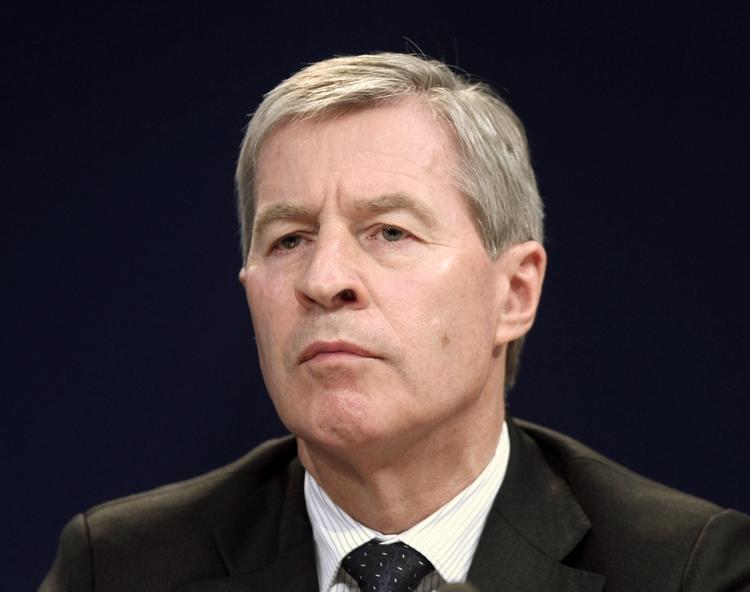 Sigtet. Bankdirektør Jürgen Fitschen ringede til Hessens ministerpræsident Volker Bouffier, for at får stoppet politiets ransagninger af Deutsche Bank - Tysklands største. 