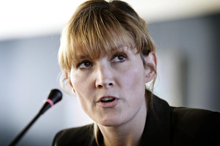 Benedikte Kiær vil dække sig ind ved ved både at gå efter både en borgmesterpost og en plads i Folketinget. 