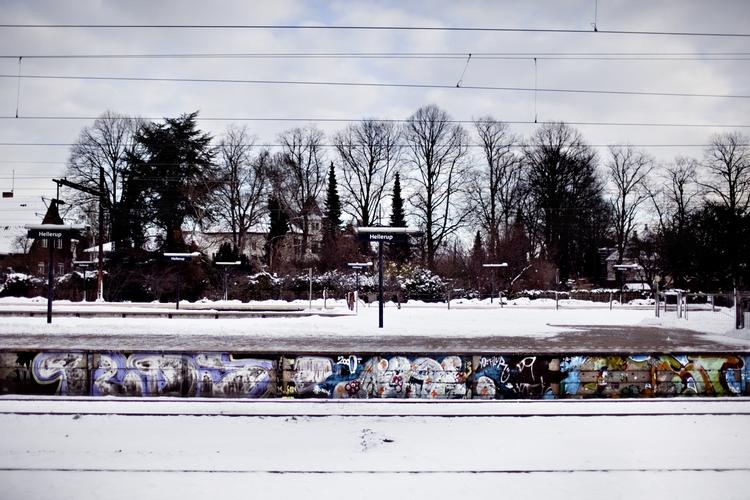 Pladser. Det er stadig muligt at købe en togbillet, hvis man beslutter at lade bilen stå. 