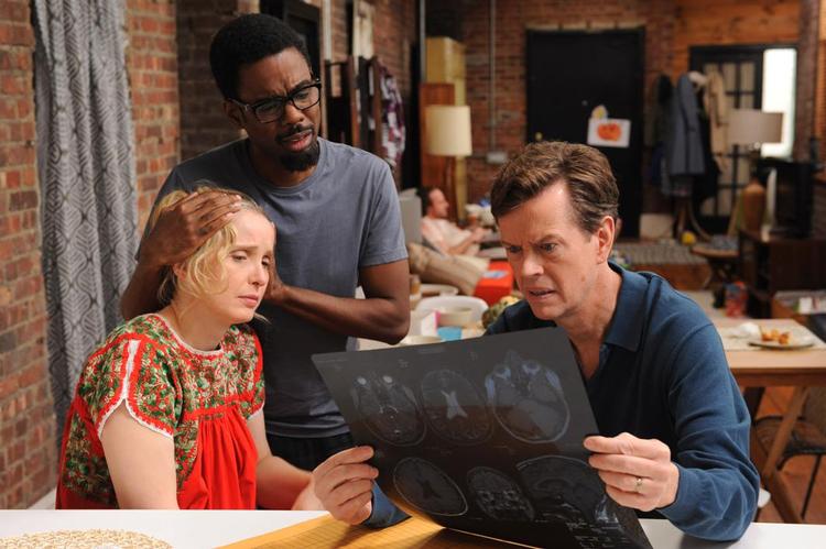 Galimatias. Franske Marion (Delpy) bor i New York med sin kæreste Mingus (Chris Rock), da hendes familie kommer til byen. 