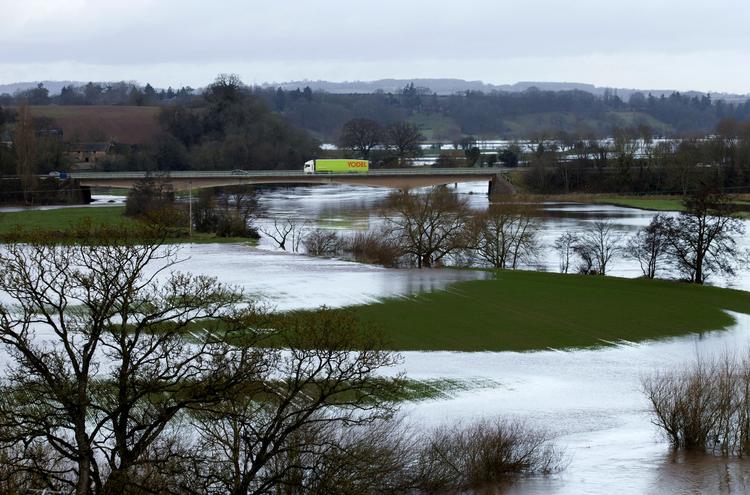 Nedbør. En del briter har fået en alt for våd jul. 