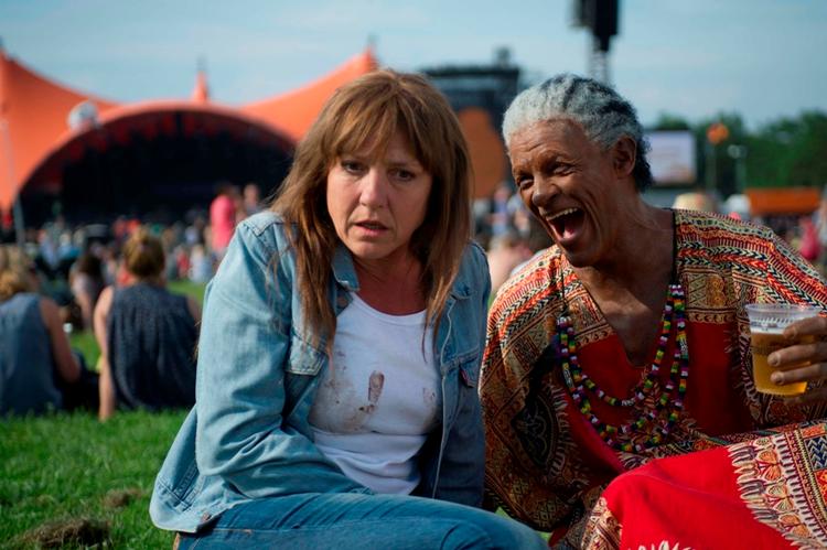 Film. Mette Horn spiller igen Max' mor. Her i selskab med Lars Bom, der mest af alt ligner en dansk version  af Nelson Mandela. 
