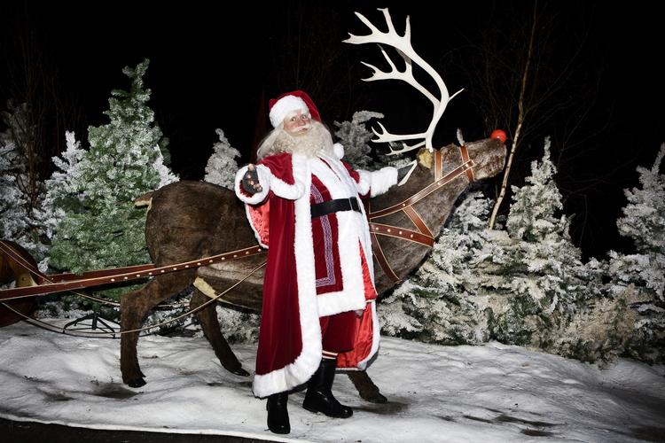 Julemanden. Normalt er julemanden forbundet med hygge, gaver og en rungende latter. 