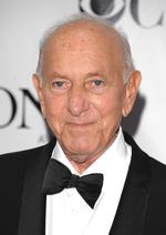 Dødsfald. Jack Klugman havde familien ved sin side, da han sov ind i sit hjem. 