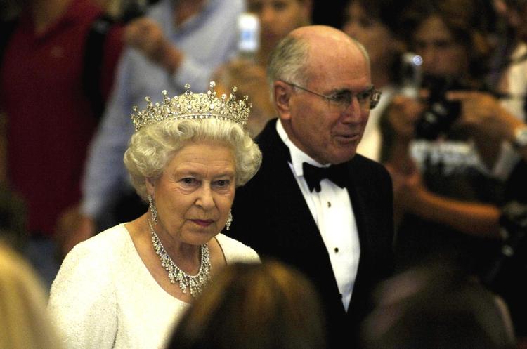 Monark. 86-årige dronning Elizabeth skriver selv talen til sin julehilsen. 