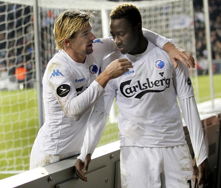 TOPSCORERE. Med 77 og 82 mål er Cesar Santon (tv.) og Dame N'Doye (th.) de mest scorende i FCK's historie. 