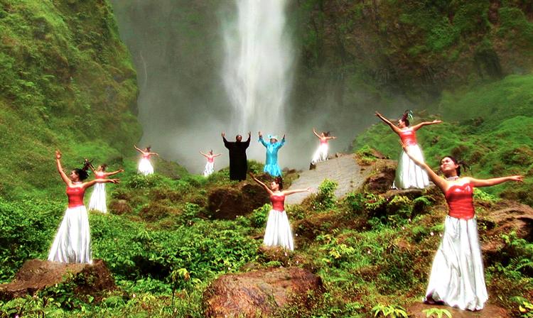 Virkelighed. Joshua Oppenheimers danskproducerede film 'The Act of Killing' åbnede for et bizart  terapeutisk rum, hvor afstumpede drabsmænd blev rigtige mennesker. 