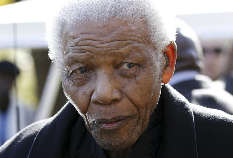2010. Ekspræsident Nelson Mandela er født i 1918 og fylder 95. 