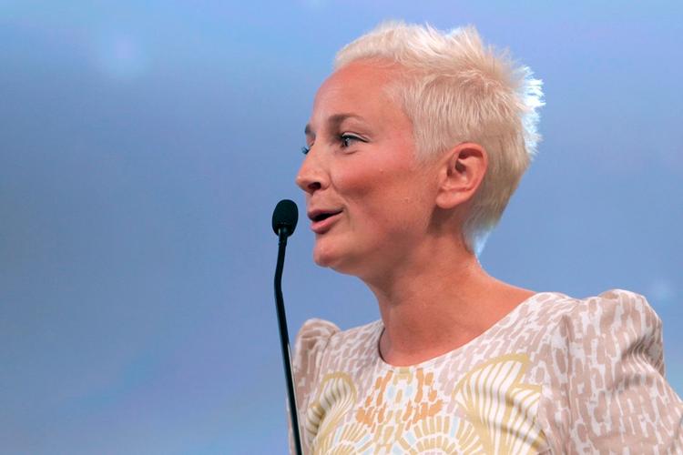 Tillykke. 38-årige Ane Cortzen har vundet flere priser for sin indsats som vært. Nu får hun endnu en til samlingen. 