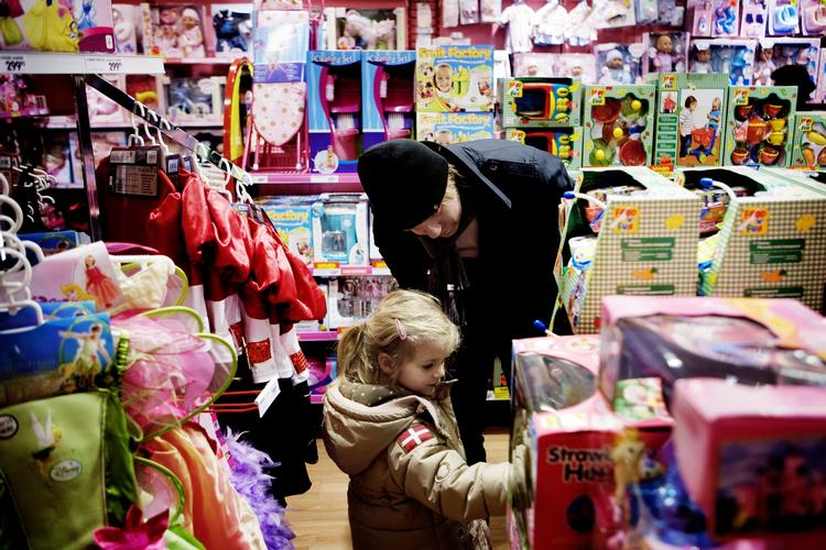 vejrlig. Dagen før jul - 23. december - lå forbruget en del lavere end normalt. Og det kan hænge sammen med, at store dele af Danmark den dag var ramt af kraftigt snevejr. 