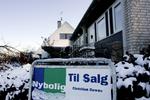 Krise. Der er markant færre boliger på hylderne hos ejendomsmæglere rundt omkring i landet, selvom niveauet fortsat er højt. 