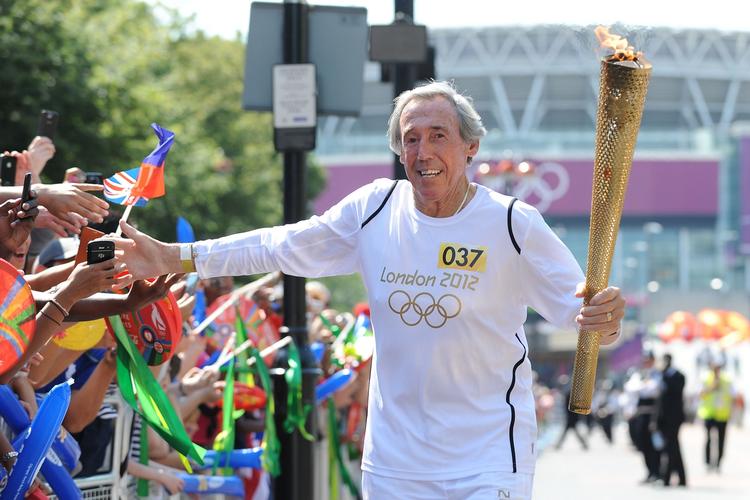 Redning. Gordon Banks huskes især for én redning - eller rettere: redningen. Den redning, der er blevet kaldt verdens bedste. Og som altså blev billedet på Gordon Banks' karriere 