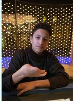 Advarsel. Det gan gå grueligt galt, hvis man ikke passer på med krudtet. Ignacio Escobar fik en voldsom håndskade, da et kanonslag sprængte i hans hånd for nogle år siden. 