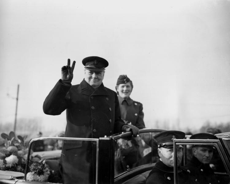 Leder. Winston Churchill nåede at være premierminister i flere omgange i Storbritannien. Blandt andet under Anden Verdenskrig. 