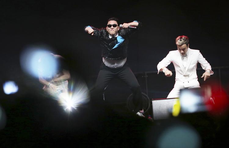 Psy. Ingen slipper igennem 2012 uden at have præsteret sin egen version af Gangnam style. 