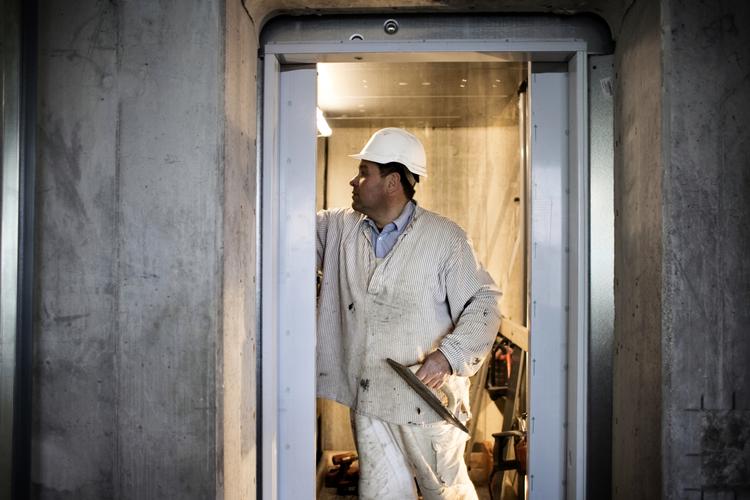 Lettelse. Argumenterne bag skattereformen er bl.a., at det bedre skal betale sig at stå op, smøre leverpostejmadder og tage på arbejde. Derfor stiger fradraget for at være i beskæftigelse. 