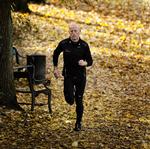 Løb. En anden form for intervaltræning får du ved at løbe i varieret og bakket  terræn. 