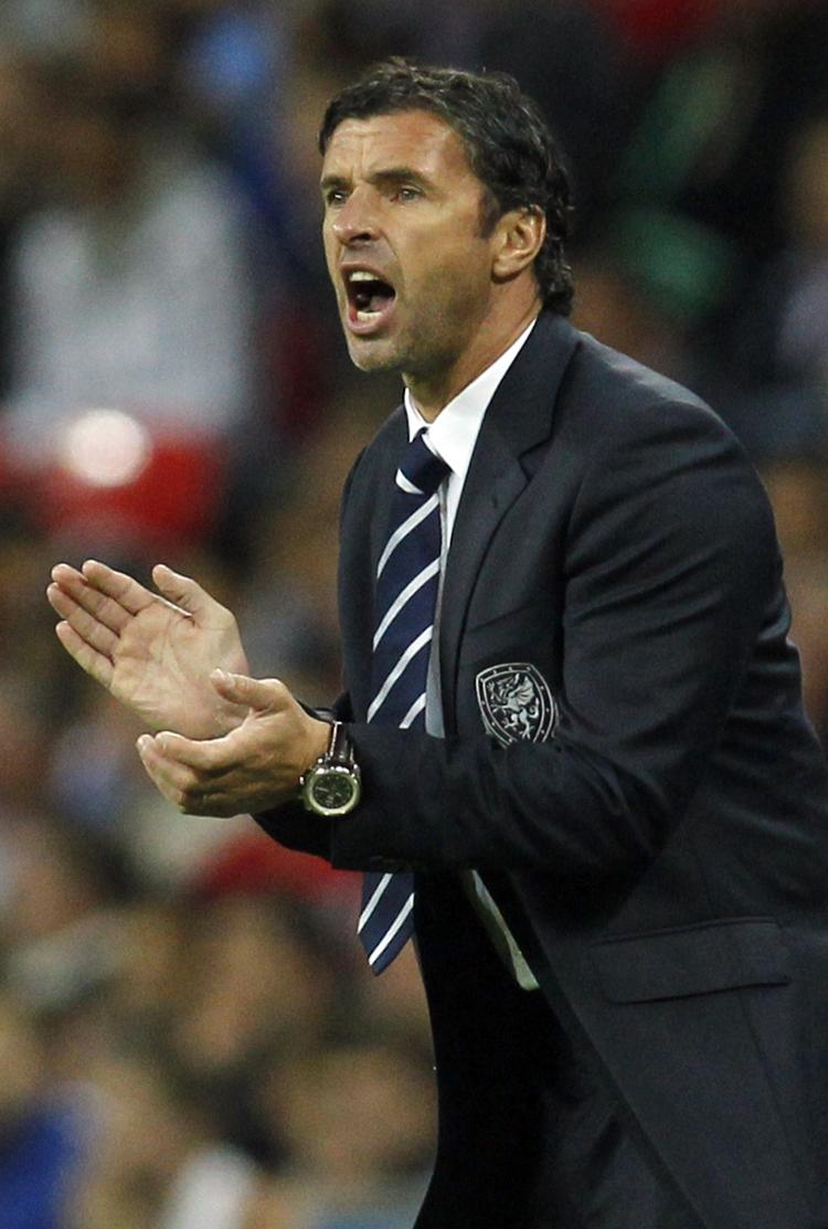 depression. Fodbold i Storbritannien blev ramt af et chok, da landstræner for Wales, Gary Speed, begik selvmord efter en depression. 