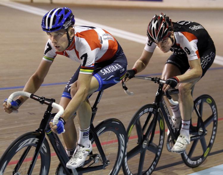 seksdagesløb. Michael Mørkøv (tv) er tilbage på banen efter et succesfuldt ridt på landevejen under sommerens Tour de France. 