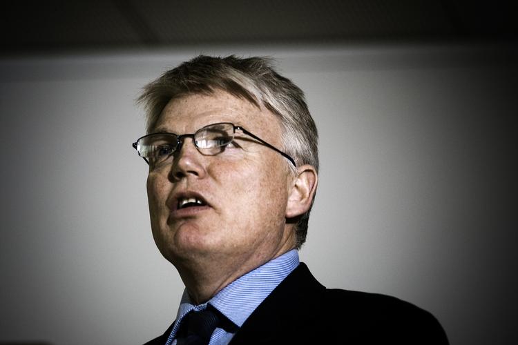 MISTÆNKT. »Jeg forstår ikke, hvis jeg skal gemmes helt væk. Livet går videre«, siger Peter Loft om kritikken af hans udnævnelse som adjunkteret professor på CBS. 