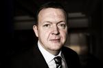 Taktik. Det er en bevidst Venstre-strategi at holde formand Lars Løkke Rasmussen væk fra Folketingets talerstol. 