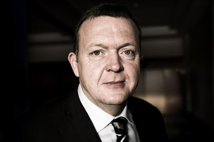 Taktik. Det er en bevidst Venstre-strategi at holde formand Lars Løkke Rasmussen væk fra Folketingets talerstol. 