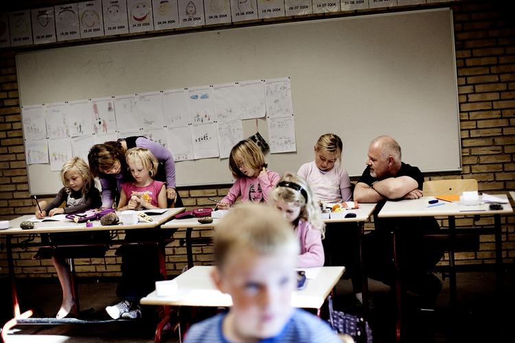 Rigere. Det er ikke overraskende, at privatskoler kan levere bedre tilbud end folkeskolerne, for de har flere penge at gøre det for, siger Jens Jonatan Steen, der er analysechef i Cevea. 