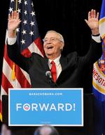 Livsstil. Walter Mondale har kæmpet for sine politiske synspunkter i mange årtier. Her deltager han i valgkampen i efteråret 2012 til fordel for præsident Barack Obama i hjemstaten Minnesota. 
