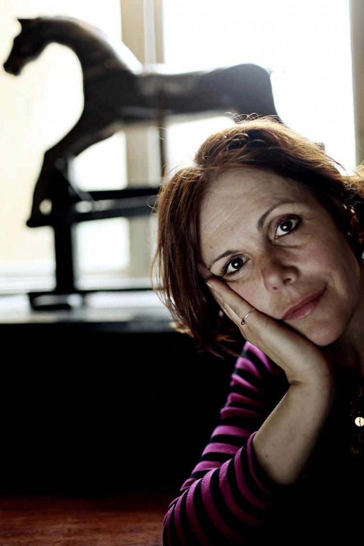 Ekvilibrist. Christina Hesselholdt er nomineret for hendes tredje bind i triologien, 'Selskabet gør op'. 