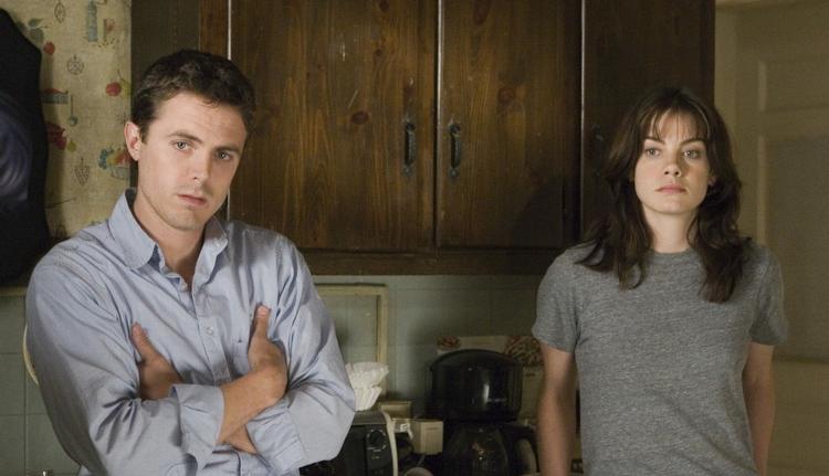 comeback. Sådan så det ud, da Ben Affleck filmatiserede 'Gone Baby Gone' med Casey Affleck og Michelle Monaghan som henholdsvis Patrick Kenzie og Angela Gennaro. Forfatter Dennis Lehane genoplliver nu detektivparret. 