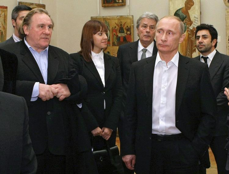 Latter. Gerard Depardieu har vakt latter blandt russere på de sociale medier, efter han har kaldt Rusland 'et storslået demokrati'. 