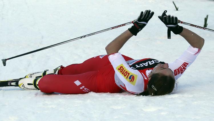 PRESSET. Forspringet skrumpede, men holdt trods alt hele vejen til mål for Justyna Kowalczyk. 