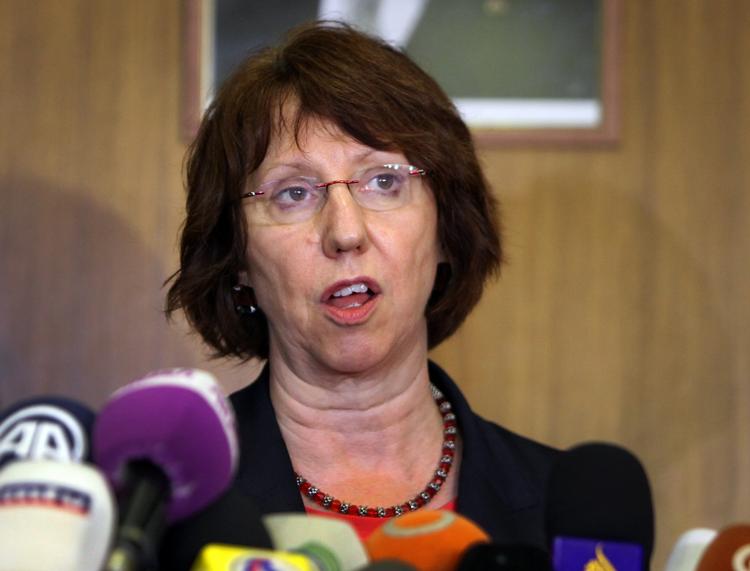 Tilbagetræden. Udenrigspolitisk chef i EU, Catherine Ashton, fastholder, at Assad må gå af. 