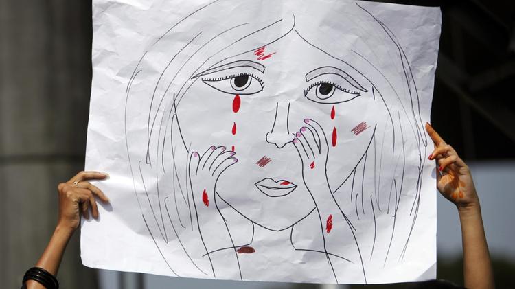 forfærdelse. Midt i december blev en 23-årig indisk kvinde gruppevoldtaget i en bus i Dehli. Kvinden døde i sidste uge, og sagen har vakt stor forargelse i såvel Indien som resten af verden. 