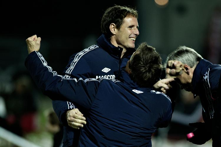 genforenet. Flemming Povlsen (øverst) har arbejdet sammen med Troels Bech (med ryggen til) i Silkeborg tidligere. 